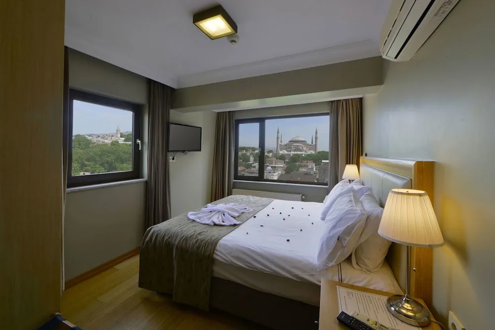 Deluxe Tek Büyük Yataklı Oda, Deniz Manzaralı