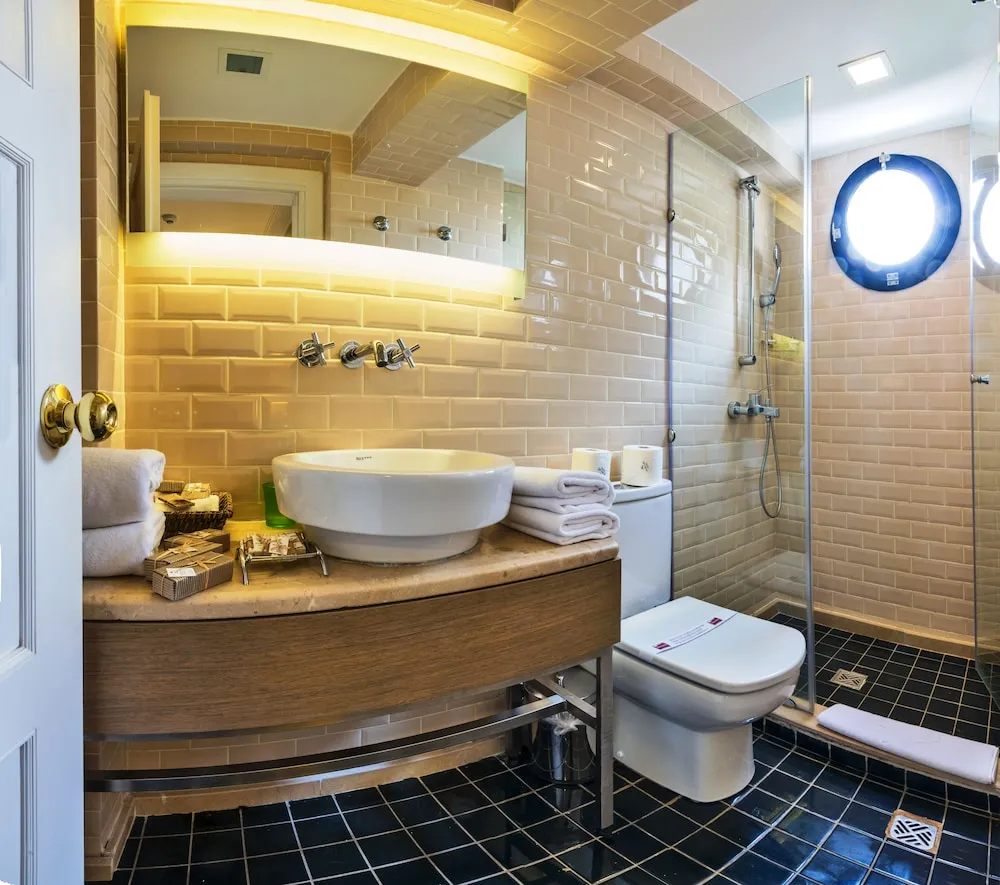Deluxe Tek Büyük Yataklı Oda, Deniz Manzaralı
