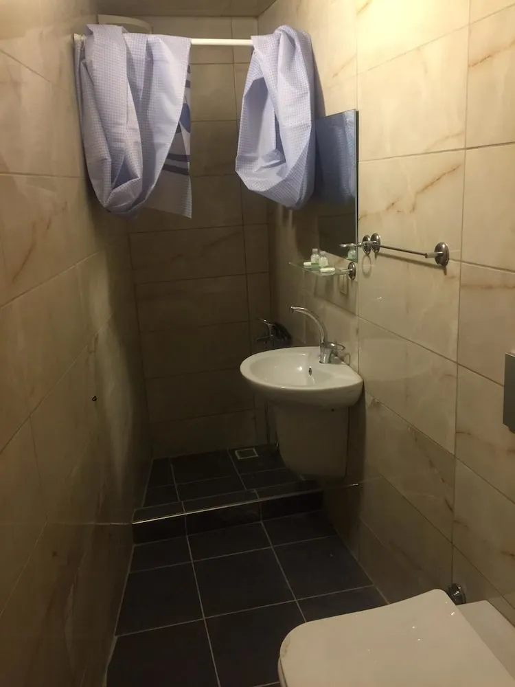Üç Kişilik Oda