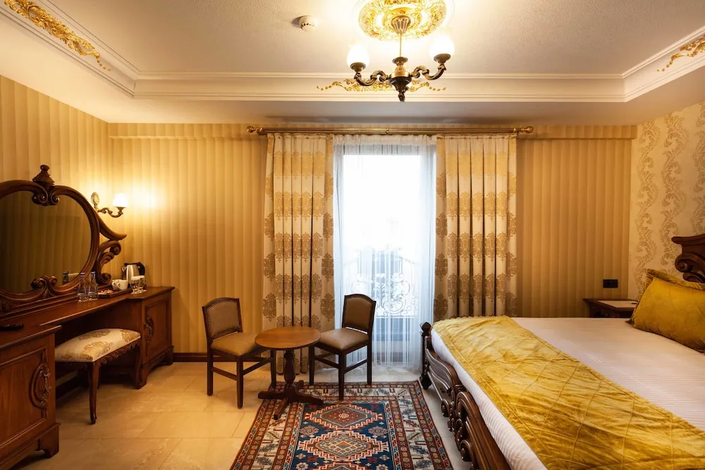 Royal Tek Büyük Yataklı Oda, 1 En Büyük (King) Boy Yatak, Sigara İçilmez, Şehir Manzaralı