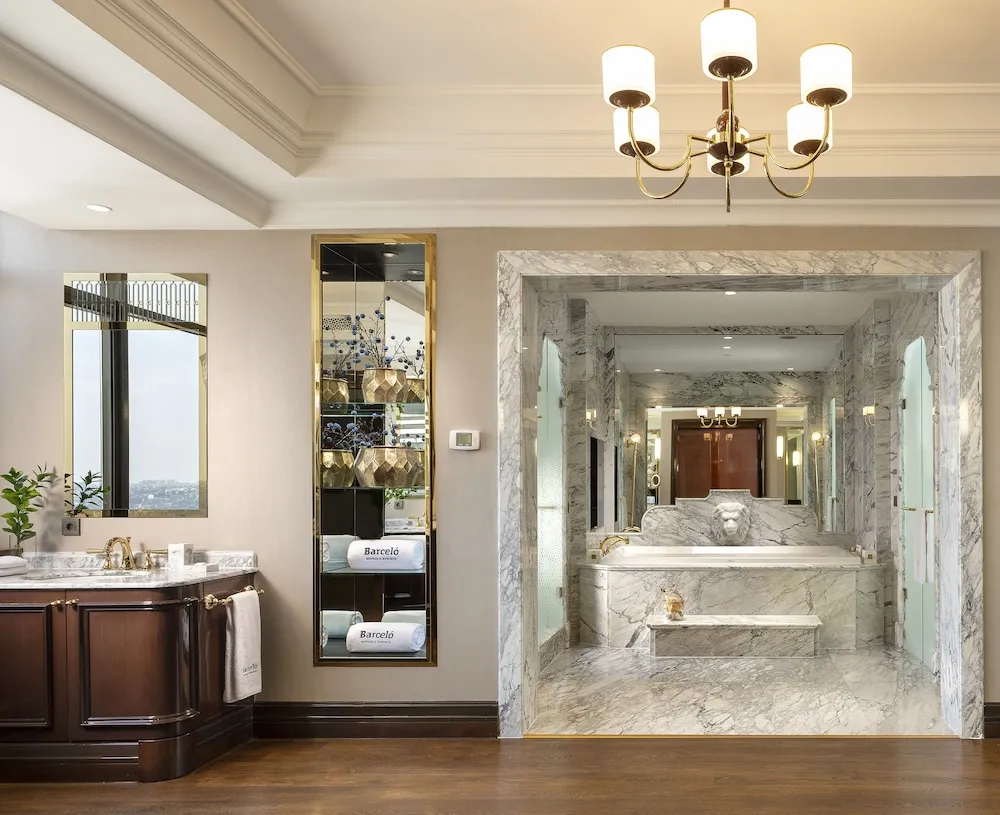 Sultan Penthouse Suite