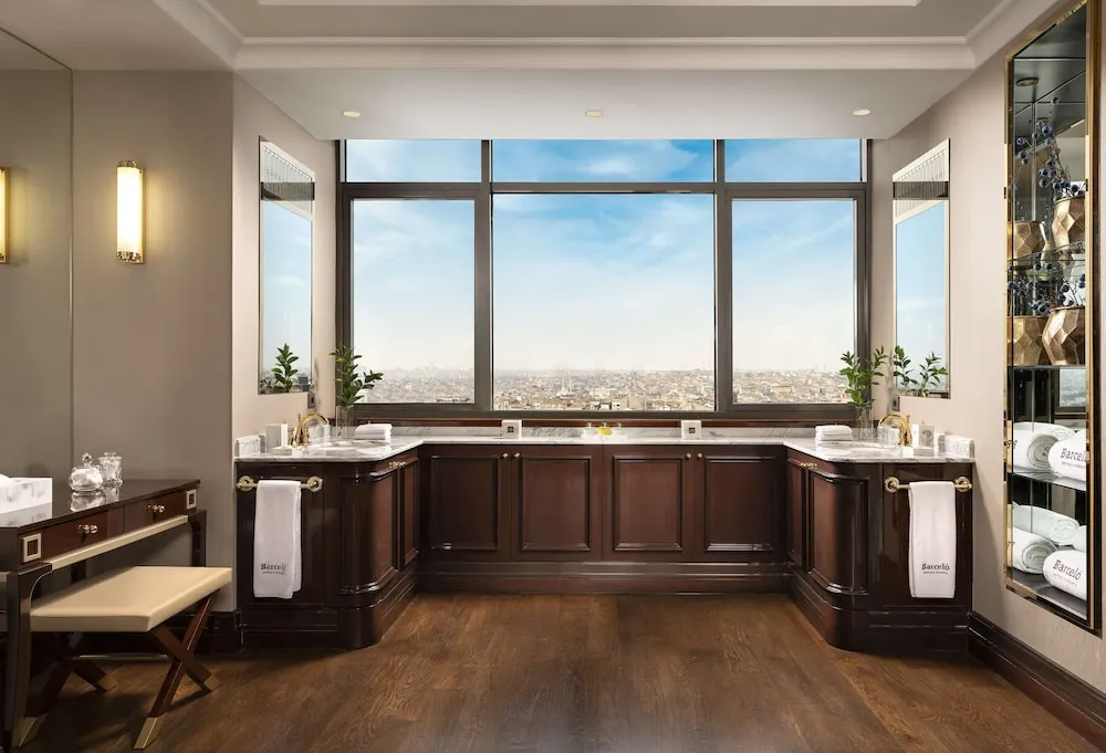 Sultan Penthouse Suite