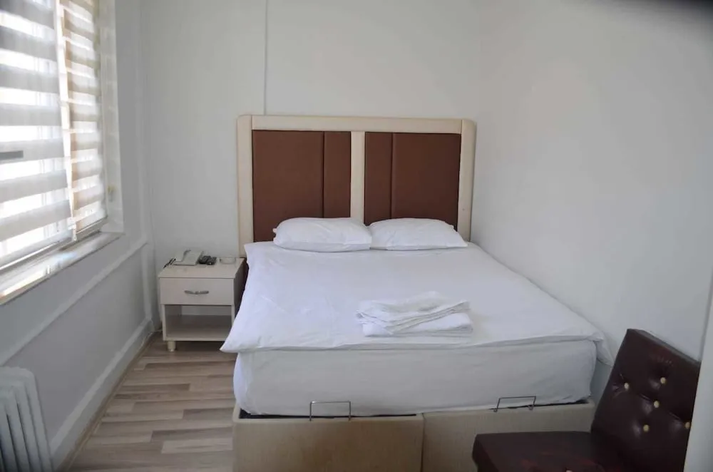 Classic Büyük Yataklı Tek Kişilik Oda