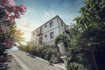 Alesta Hotel