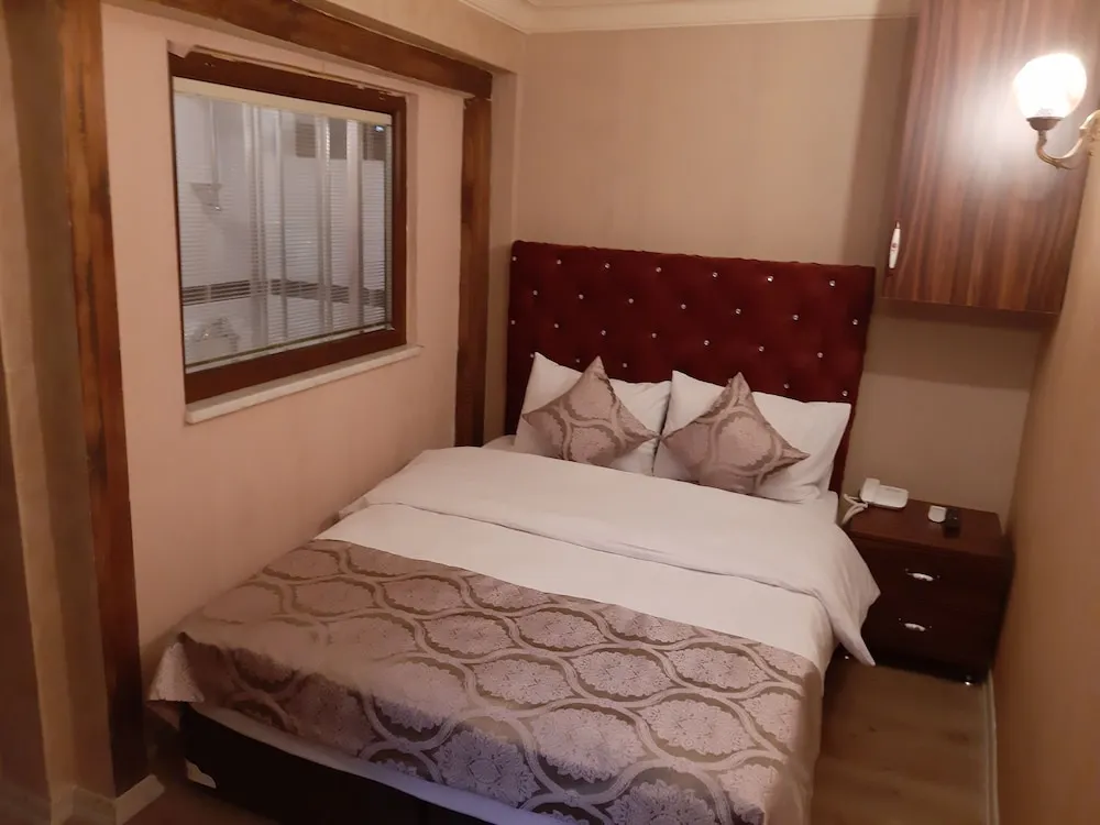 Economy Büyük Yataklı Tek Kişilik Oda, 1 Çift Kişilik Yatak, Penceresiz (Bodrum / Basement)