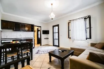 Mira Suites