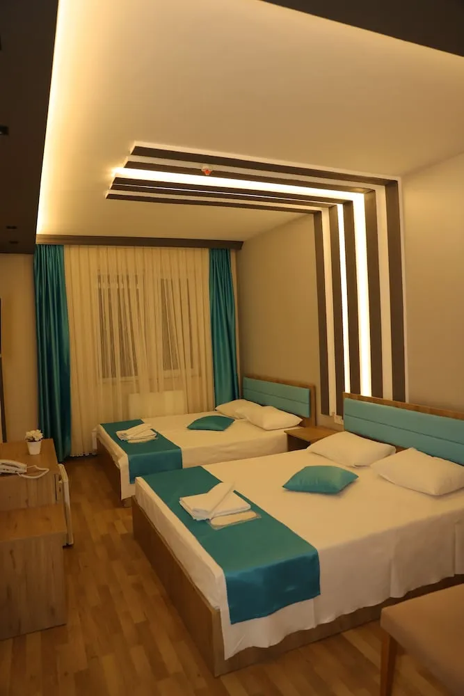 Standard Tek Büyük veya İki Ayrı Yataklı Oda