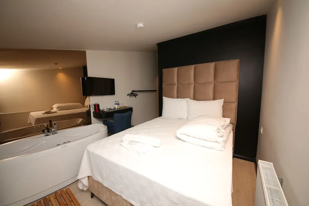 Exclusive Çatı Katı Süiti (Penthouse), 1 Büyük (Queen) Boy Yatak, Sıcak Su Küveti, Şehir Manzaralı
