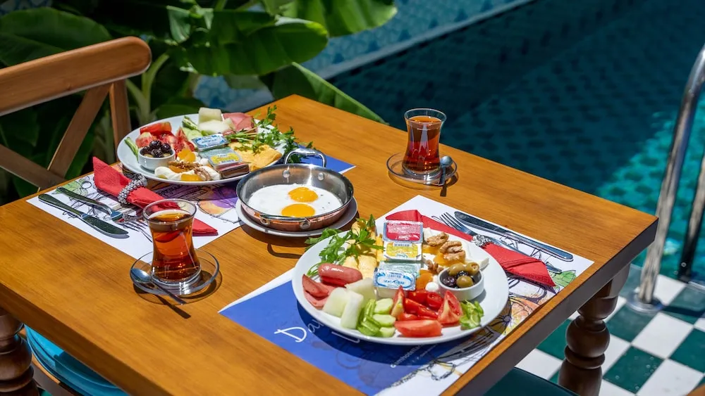 Üç Kişilik Oda