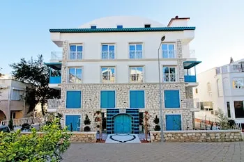 Dam Hotel Lara