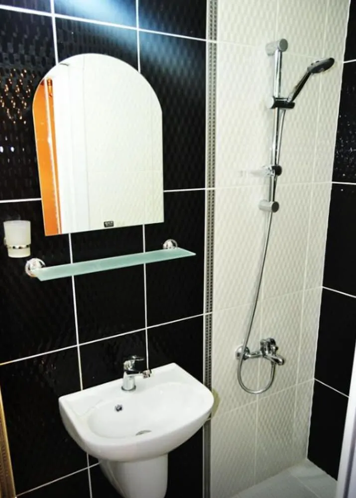 Economy Tek Büyük Yataklı Oda