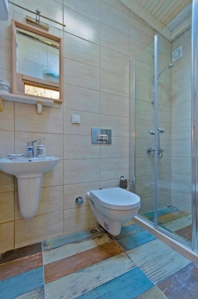 Deluxe Tek Büyük Yataklı Oda, Bahçe Manzaralı