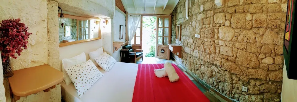 Deluxe Tek Büyük Yataklı Oda, Bahçe Manzaralı