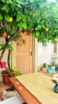 Lilyum Alaçatı Butik Otel