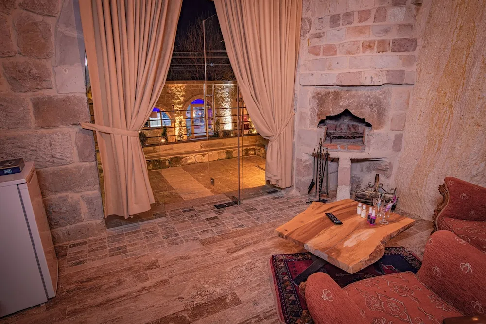 Honeymoon Oda, Avlu Manzaralı