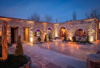Sur Cave Hotel