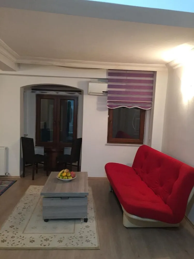 Süit, 1 Çift Kişilik Yatak ve Çekyat, Sigara İçilmez, Şehir Manzaralı