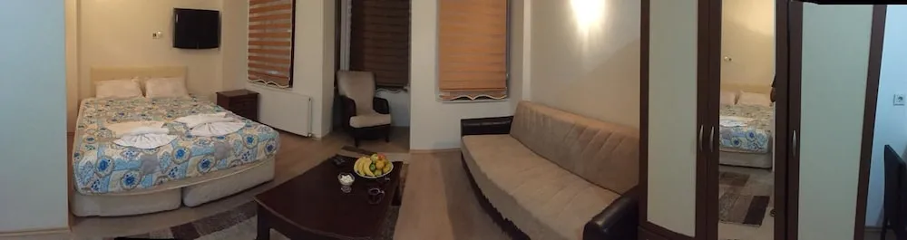 Süit, 1 Çift Kişilik Yatak ve Çekyat, Sigara İçilmez, Şehir Manzaralı