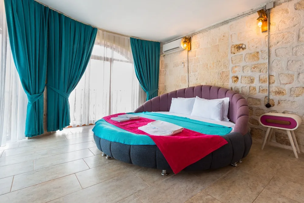 Romantic Oda, Deniz Manzaralı (Corner)