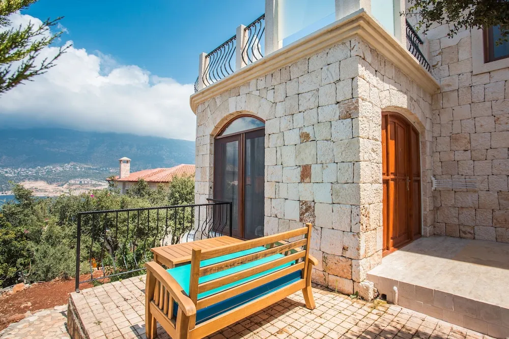 Romantic Oda, Deniz Manzaralı (Corner)