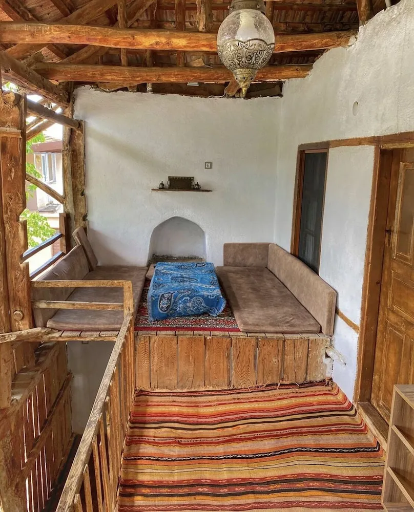 Classic Üç Kişilik Oda