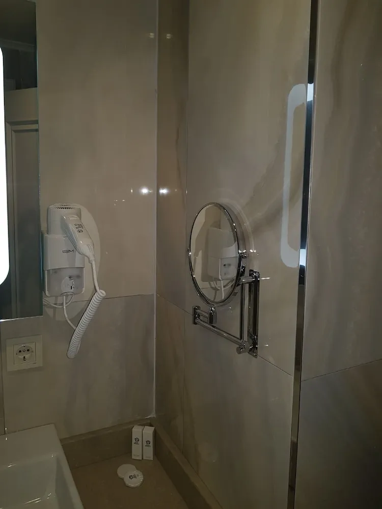 Deluxe Dört Kişilik Oda