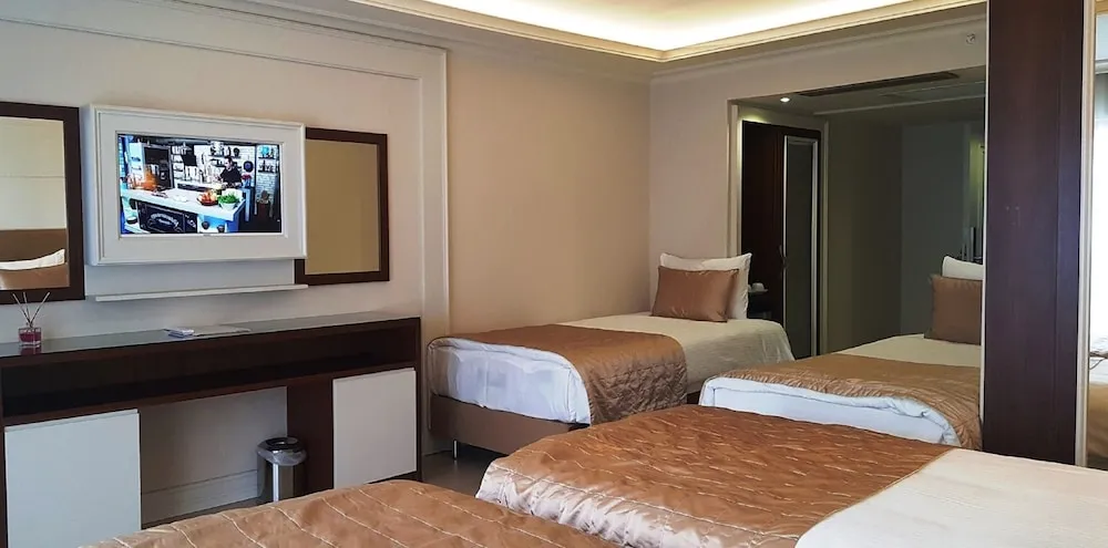 Deluxe Dört Kişilik Oda