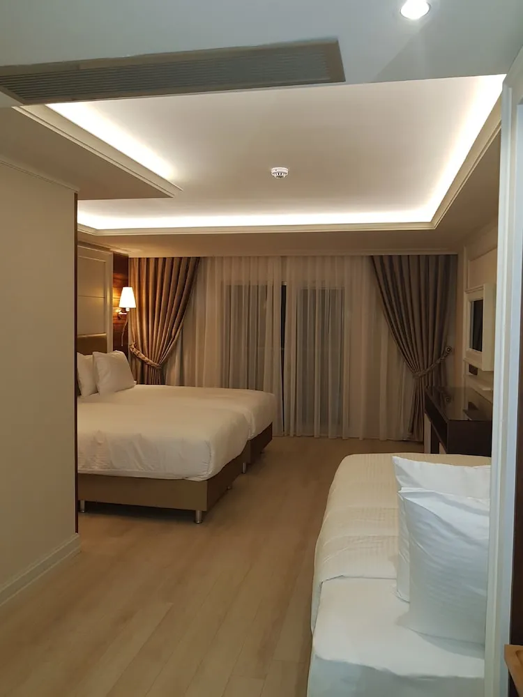 Deluxe Üç Kişilik Oda, Birden Çok Yatak, Sigara İçilmez