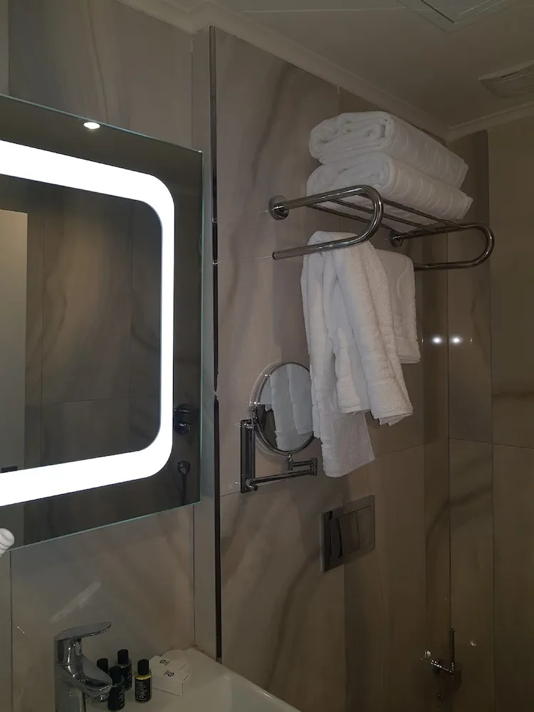 Deluxe Üç Kişilik Oda, Birden Çok Yatak, Sigara İçilmez