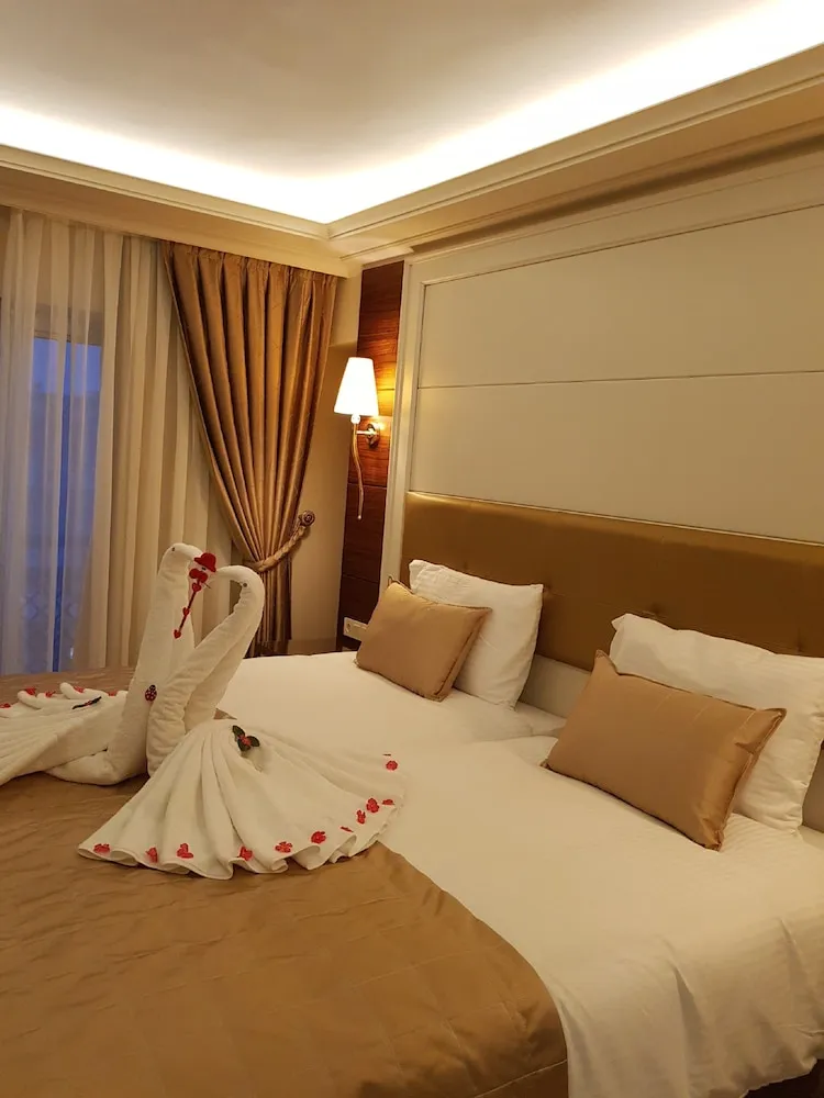 Deluxe Tek Büyük veya İki Ayrı Yataklı Oda, Birden Çok Yatak, Sigara İçilmez