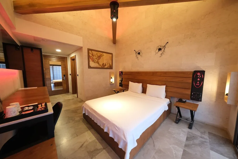 Deluxe Tek Büyük Yataklı Oda