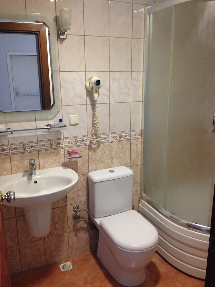 Standard Tek Büyük Yataklı Oda