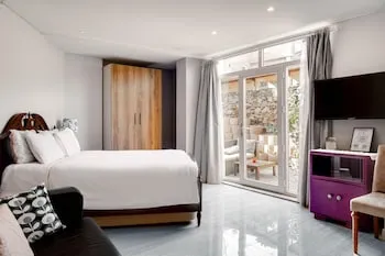 Yanki Hotel