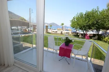 Kaya Hotel