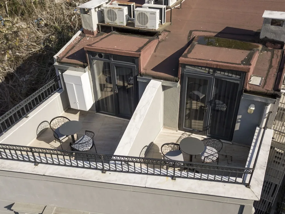 Executive Studio, Terrace 2