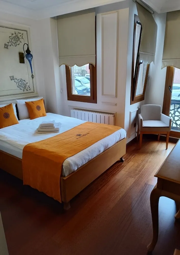 Deluxe Tek Büyük Yataklı Oda