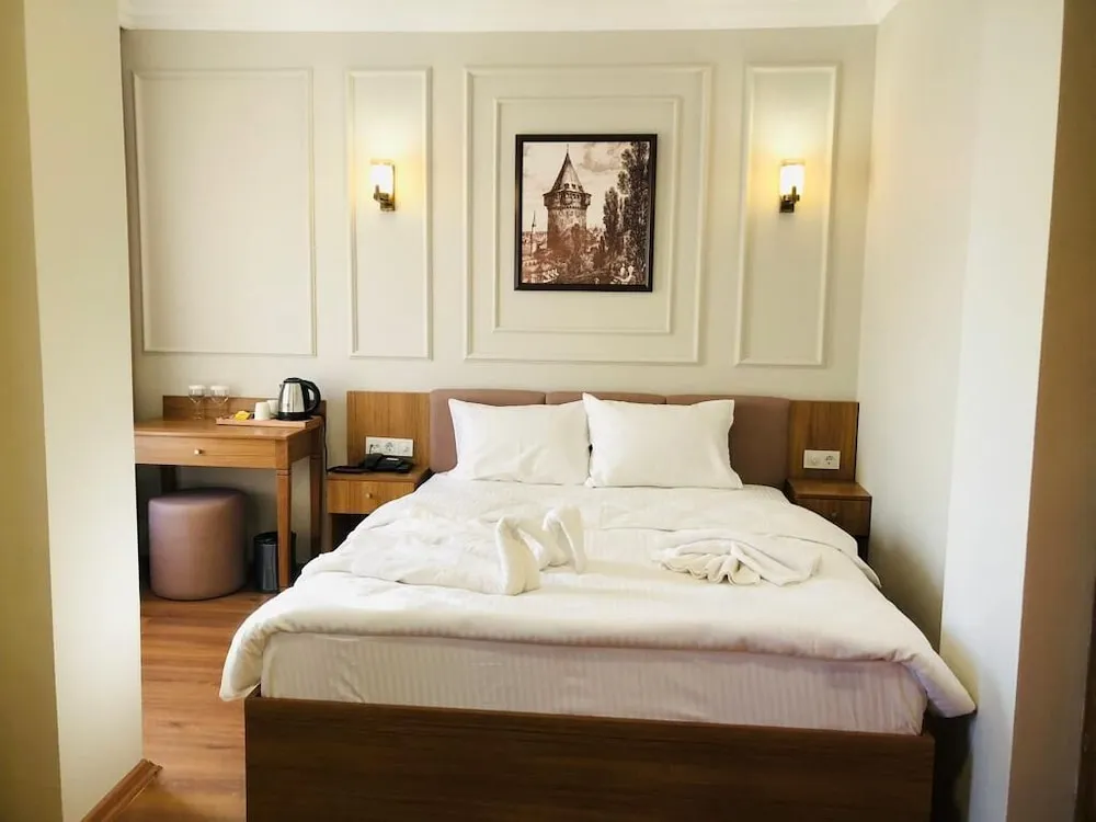 Deluxe Tek Büyük Yataklı Oda