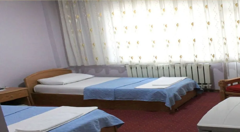 İki Ayrı Yataklı Oda, Engellilere Uygun, Sigara İçilebilir