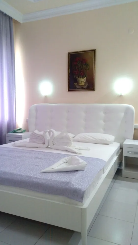 Üç Kişilik Oda