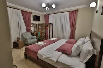 Yellow Stone Suites