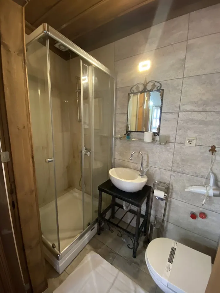 Comfort Tek Büyük Yataklı Oda