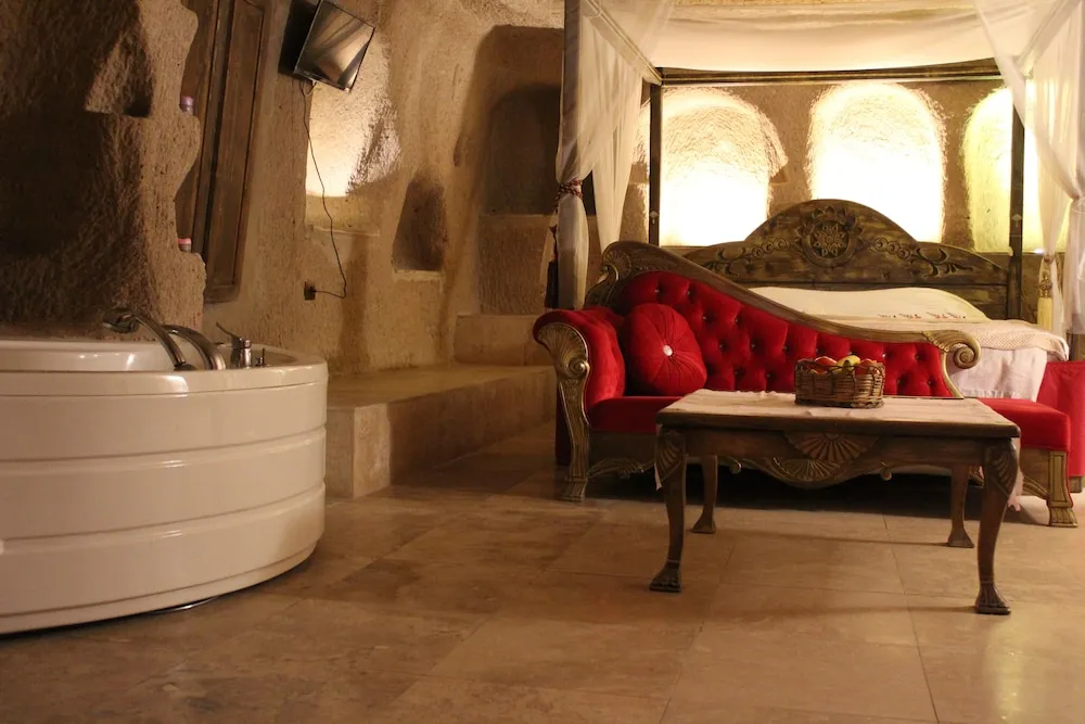 Honeymoon Süit, 1 En Büyük (King) Boy Yatak, Sıcak Su Küveti, Dağ Yamacı