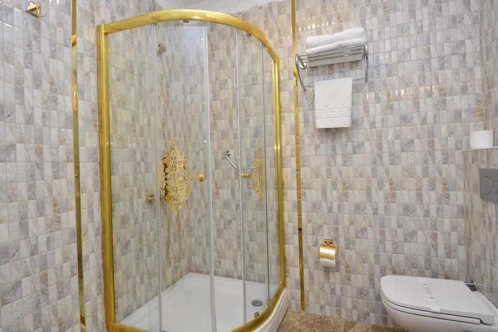 Luxury Suite, Partial Sea View