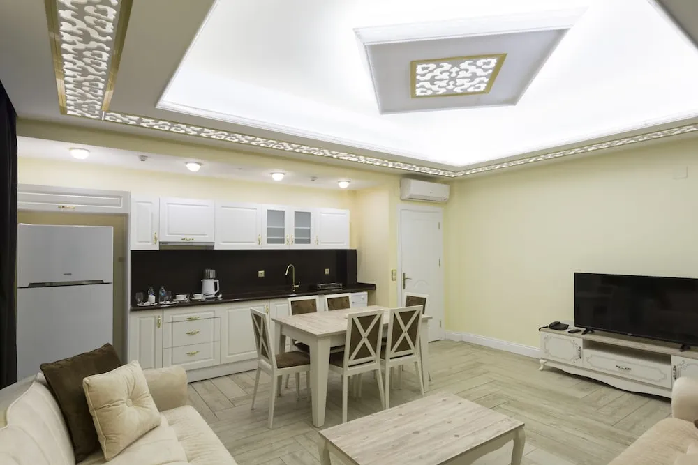 Luxury Suite, Partial Sea View
