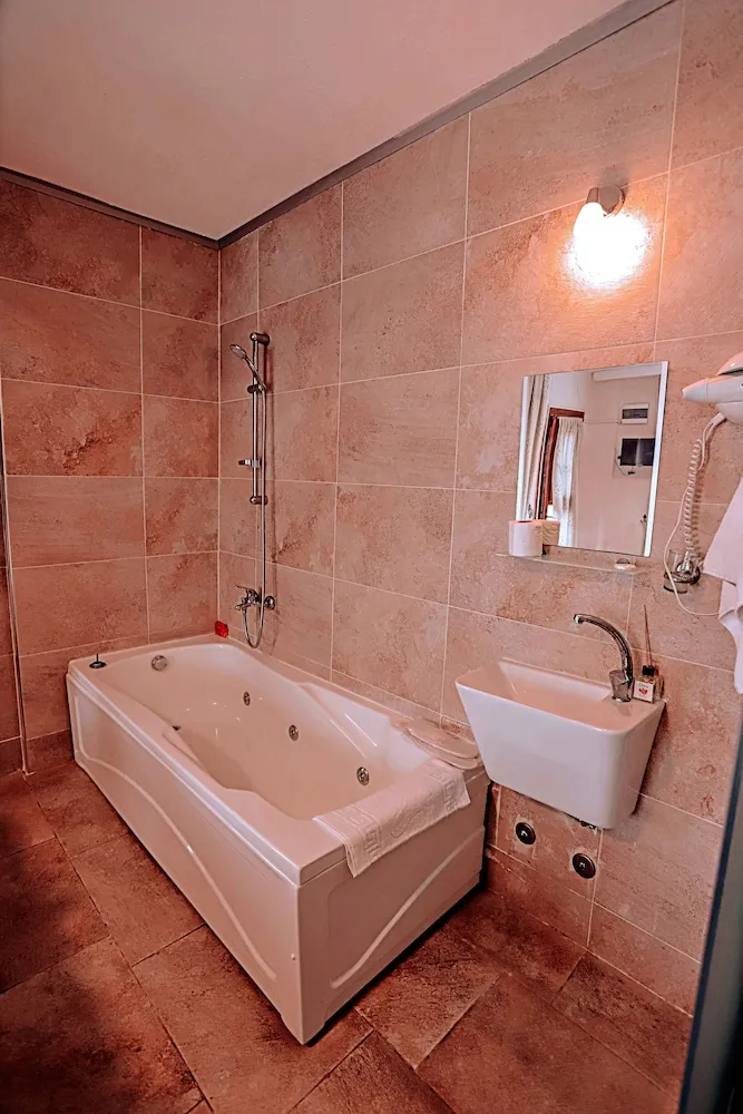 Panoramic Tek Büyük Yataklı Oda, Sıcak Su Küveti, Vadi Manzaralı