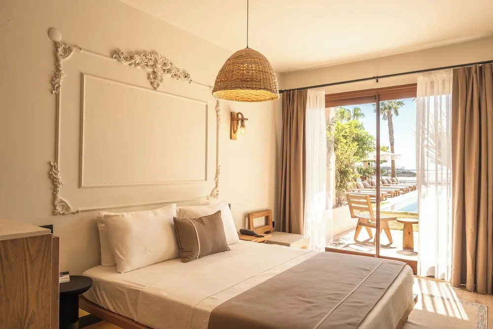 Exclusive Oda, Havuz Manzaralı, Denize Bakan
