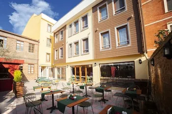 Set Ozer Hotel