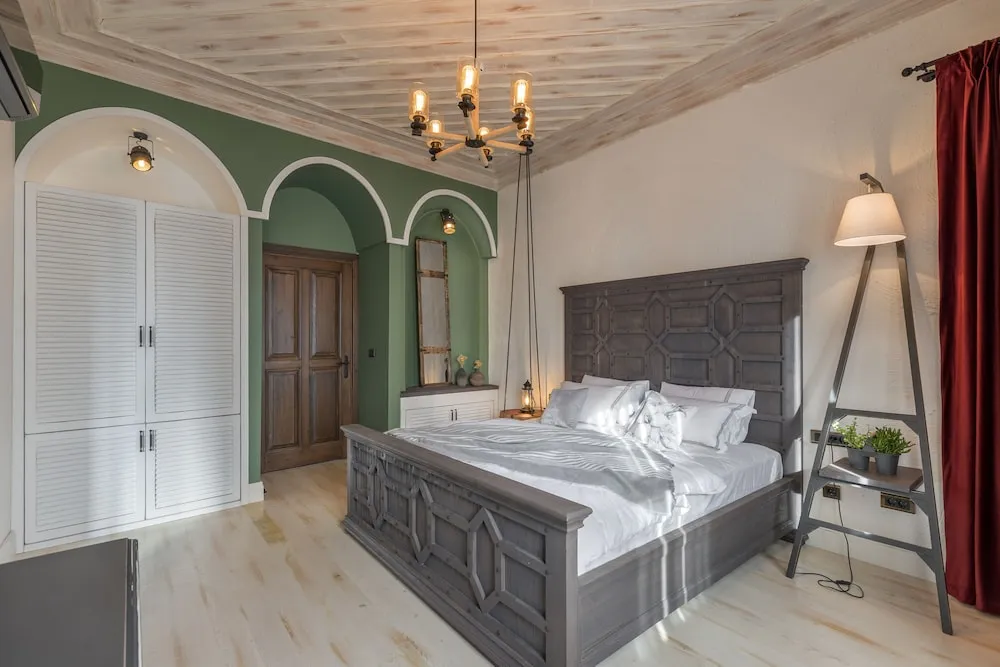 Romantic Room with Bathtub