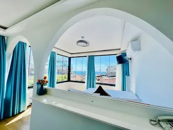 Apex Hotel