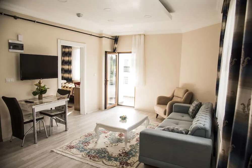 Standard Süit, Birden Çok Yatak, Sigara İçilmez, Bahçe Manzaralı